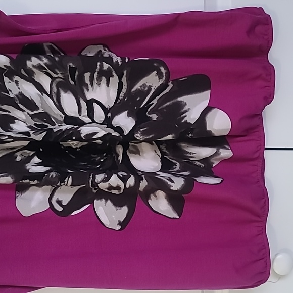 Rickis Floral bubble V-neck tank - Picture 3 of 3